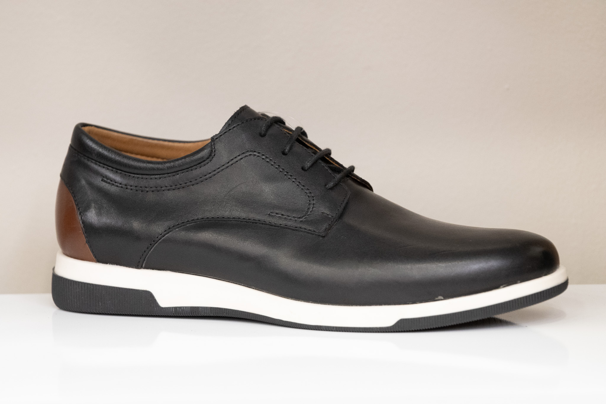 Belfast 162 negro talon caoba